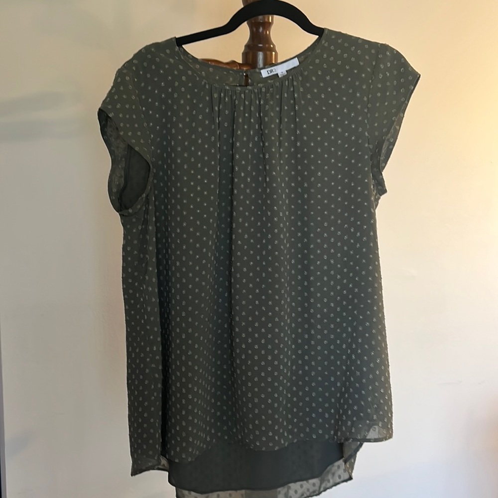 DR2 Sage Green Blouse size M